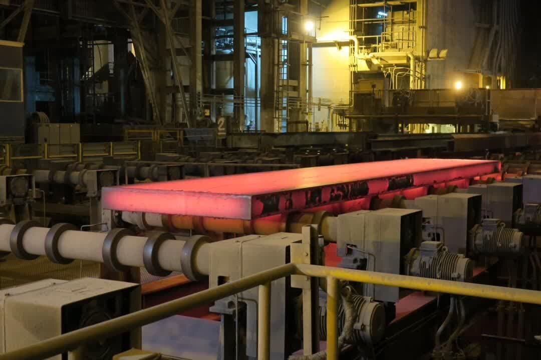 واحد احیا مستقیم فولاد هرمزگان باز هم رکورد زد؛ تولید ۸۲۶ هزار تن آهن اسفنجی در پنج ماهه نخست امسال