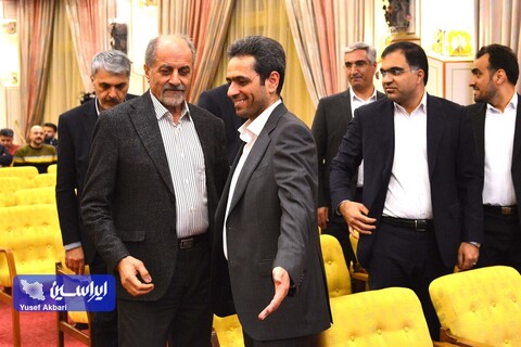 نشست صمیمانه بازار سرمایه، نهادهای مالی و صندوق‌های سرمایه‌گذاری و فعالان اقتصادی استان اصفهان