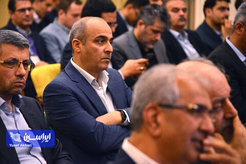 نشست صمیمانه بازار سرمایه، نهادهای مالی و صندوق‌های سرمایه‌گذاری و فعالان اقتصادی استان اصفهان