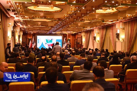 نشست صمیمانه فعالان بازار سرمایه، نهادهای مالی و صندوق‌های سرمایه‌گذاری و فعالان اقتصادی استان اصفهان