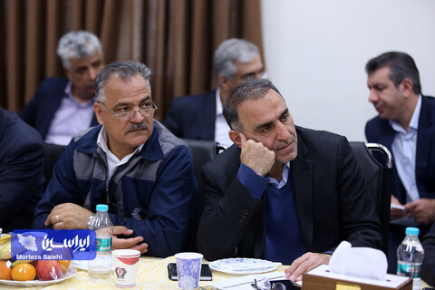 نشست صمیمانه مدیرعامل و معاونین شرکت فولاد مبارکه با مدیران عامل گروه سرمایه‌گذاری توکافولاد