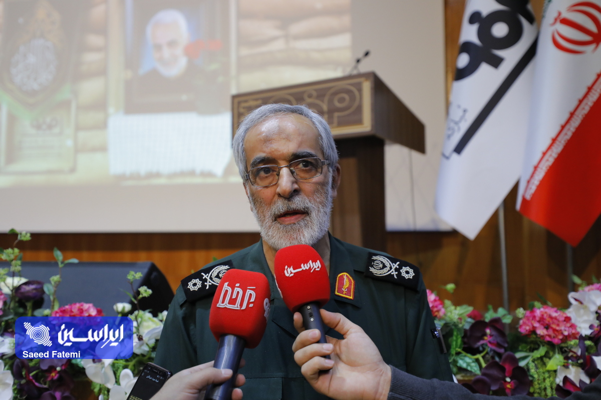 بسیجی یاری‌رسان کشور در مواقع خطر و تهدیدها است