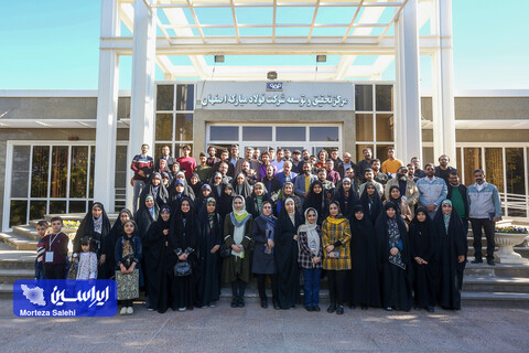 بازدید شاعران بنام و جوان ایران از شرکت فولاد مبارکه