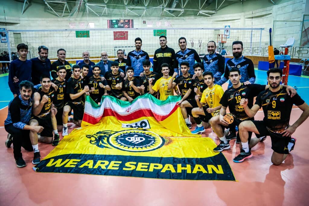 بدون شکست، تا کسب جام/جوانان سپاهان بر بام والیبال ایران ایستادند