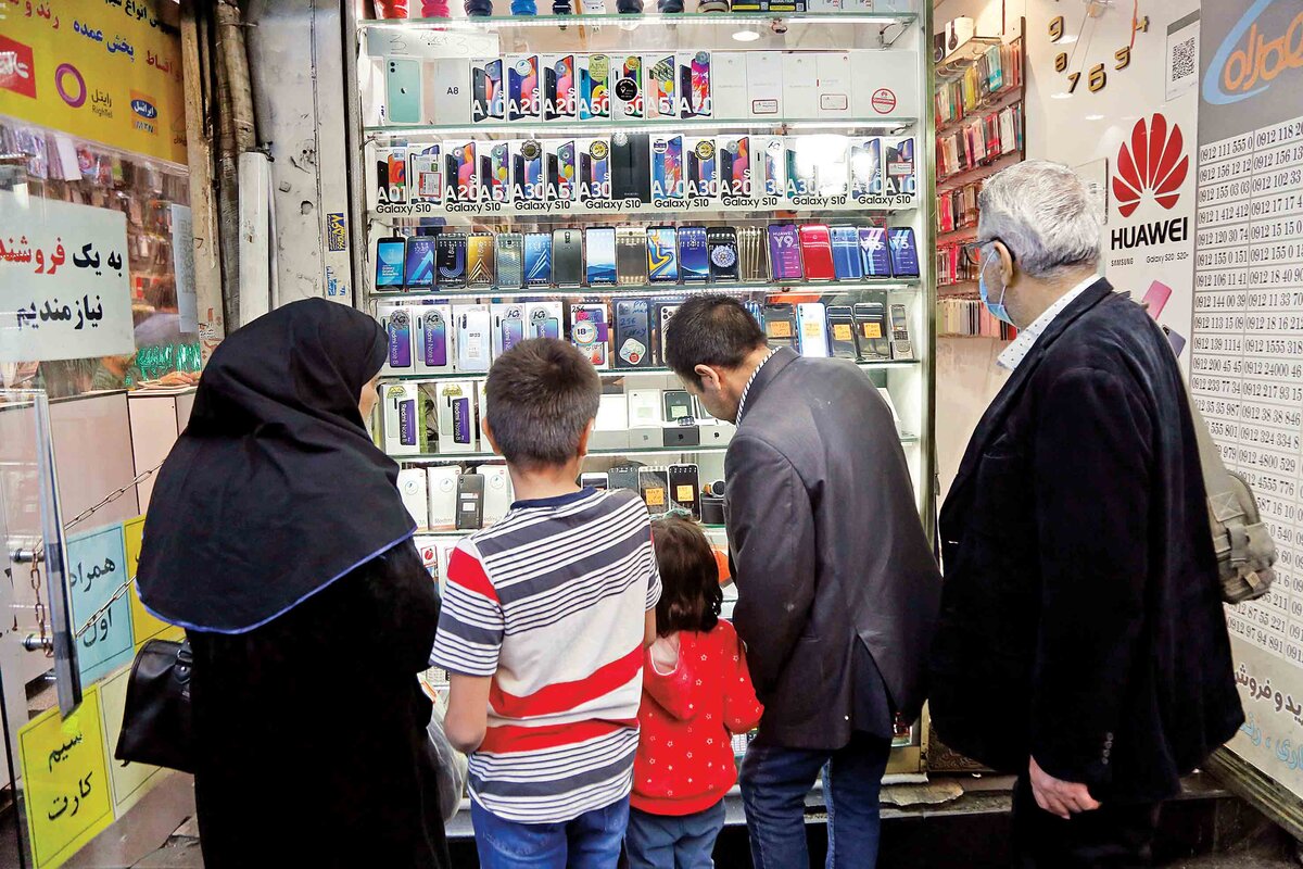 فروش اقساطی به موبایل فروشان خیابان فردوسی رسید