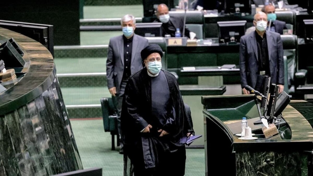 رئیس جمهور برای تقدیم لایحه بودجه ۱۴۰۳ وارد مجلس شد