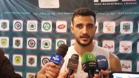 بعد از ۶ بازی مقابل مهرام منسجم‌تر بودیم/ کاردوست برای ذوب‌آهن عالی بازی کرد