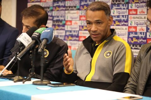 خوشحالم که کارگران فولاد مبارکه همراه تیم سپاهان بودند