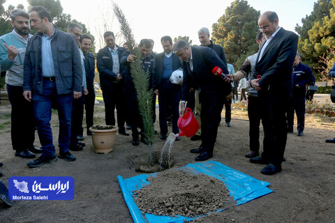 بازدید معاون رئیس‌جمهور و رئیس سازمان انرژی اتمی از تصفیه‌خانه پساب و خطوط تولید شرکت فولاد مبارکه