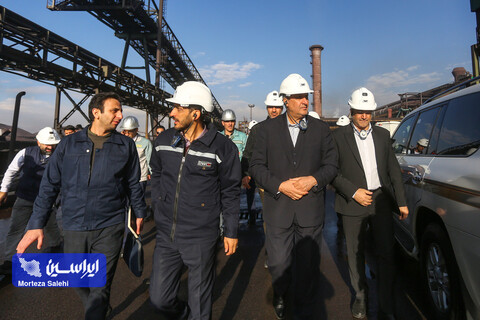 بازدید معاون رئیس‌جمهور و رئیس سازمان انرژی اتمی از تصفیه‌خانه پساب و خطوط تولید شرکت فولاد مبارکه