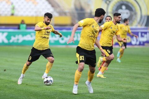 رامین رضاییان در سپاهان ماندگار است