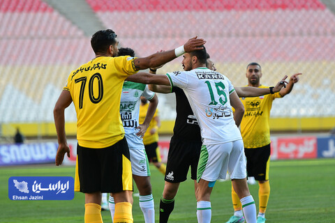 خلاصه بازی سپاهان – آلومینیوم/ باخت با ۸ یار!