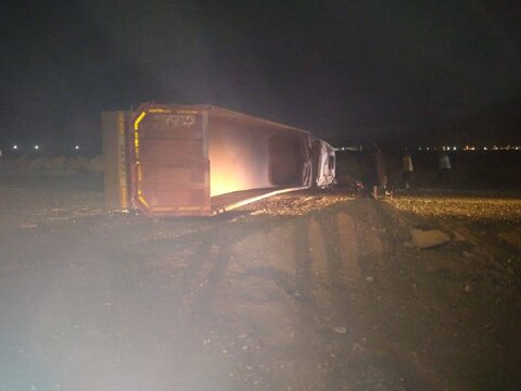 واژگونی یک دستگاه تریلر در محور معدن چغارت بافق