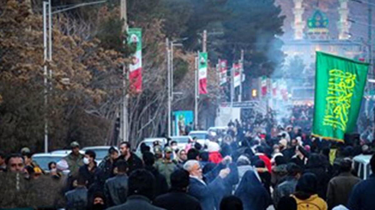 فیلم/ لحظه شنیده شدن انفجار برای دومین بار در اطرف گلزار شهدای کرمان