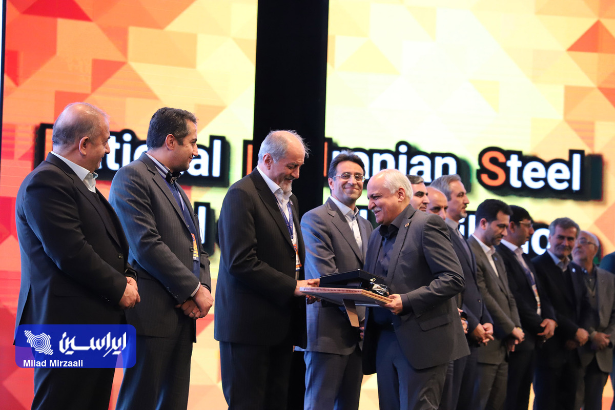 «مصطفی عطایی‌پور» چهره سال بومی‌سازی صنعت فولاد شد