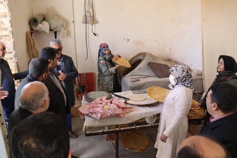 بازدید معاون استانداری اصفهان از هسته های کارافرینی اجتماعی کرمان