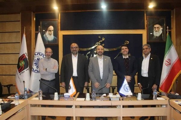 انعقاد قرارداد همکاری سنگ‌آهن مرکزی ایران با دانشگاه صنعتی شریف