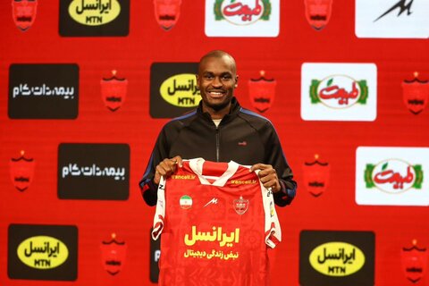 عبدالکریم حسن رسماً به پرسپولیس پیوست