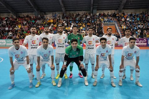 اسب گیتی‌پسند برای قهرمانی زین شد