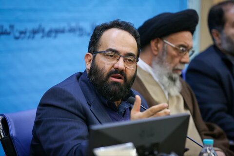 اصفهان همانند سایر امور در مردمی سازی دولت پیشتاز باشد