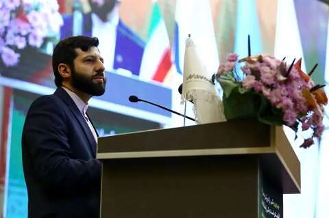 عدم بهره‌وری نیروی کار با افزایش تحصیلات و سابقه کار