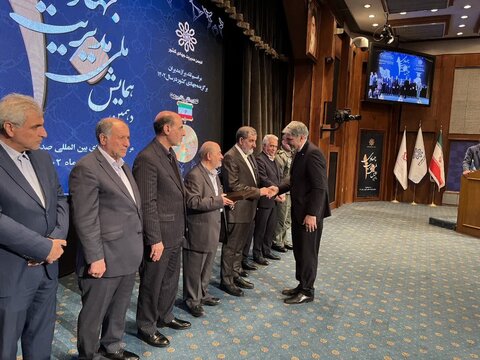 مدیرعامل گروه سرمایه‌گذاری توکافولاد «مدیر برگزیده جهادی ایران در سال ۱۴۰۲» شد