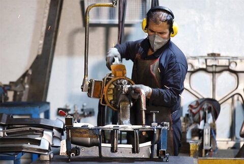 بهره‌برداری از ۱۰۰۴ طرح نیمه تمام صنعتی در استان اصفهان