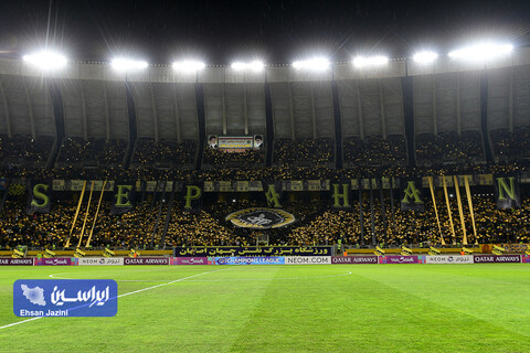 ورود بازیکنان سپاهان به ورزشگاه نقش‌جهان برای تقابل با ذوب‎‌آهن