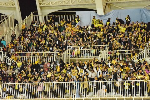 هوادار سپاهان:همراه دخترم با ماشین شخصی به تهران آمدیم