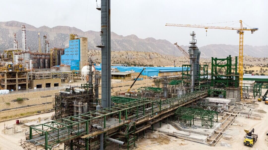 ۱۲۰ طرح پتروشیمی در کشور طراحی و در حال اجرا است