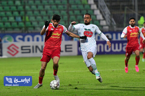 دیدار ذوب آهن و پرسپولیس