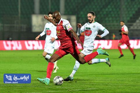 دیدار ذوب آهن و پرسپولیس