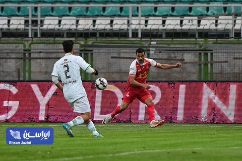 دیدار ذوب آهن و پرسپولیس