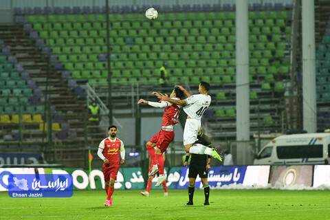 دیدار ذوب آهن و پرسپولیس