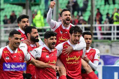 دیدار ذوب آهن و پرسپولیس