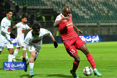 دیدار ذوب آهن و پرسپولیس