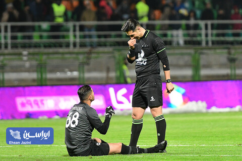 دیدار ذوب آهن و پرسپولیس