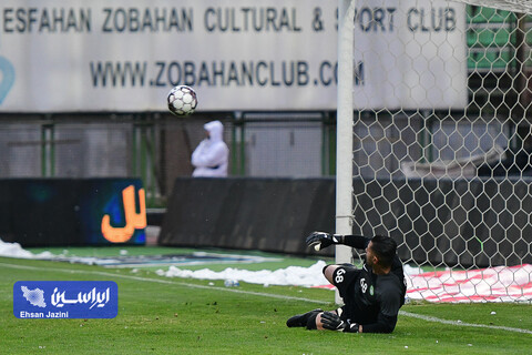 دیدار ذوب آهن و پرسپولیس