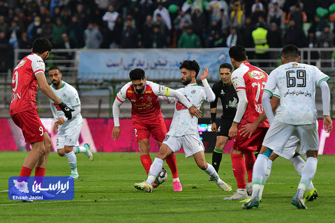 دیدار ذوب آهن و پرسپولیس