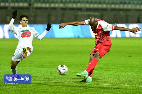 دیدار ذوب آهن و پرسپولیس