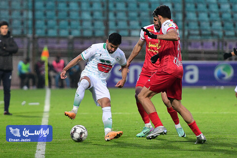 دیدار ذوب آهن و پرسپولیس