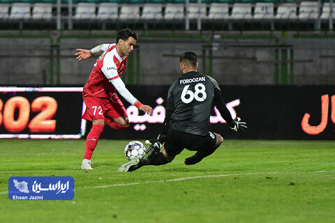 دیدار ذوب آهن و پرسپولیس