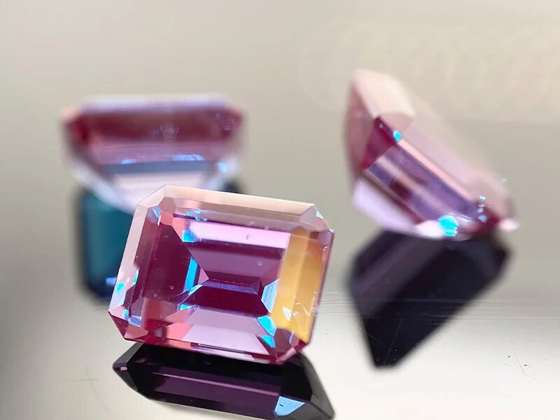 سنگ‌های قیمتی، کمیاب و ارزشمند؛ از الکساندریت تا یاقوت کبود قرمز