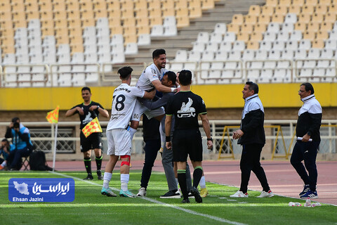 خلاصه بازی سپاهان – پیکان/ بدبیاری‌های سپاهان ۱۰ نفره