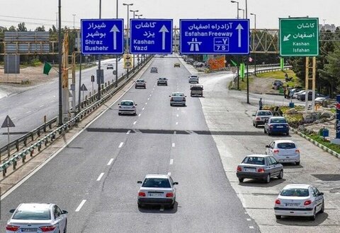 بهبود پوشش گیاهی پارکینگ‌های آزادراه اصفهان - کاشان