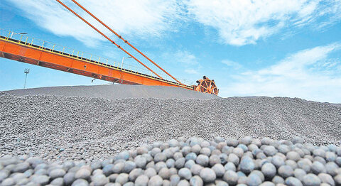 ثبت رکورد تولید روزانه آهن اسفنجی در واحدهای احیا مستقیم فولاد مبارکه