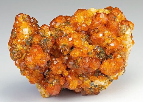 اسپسارتین، دنیایی از نارنجی‌های درخشان