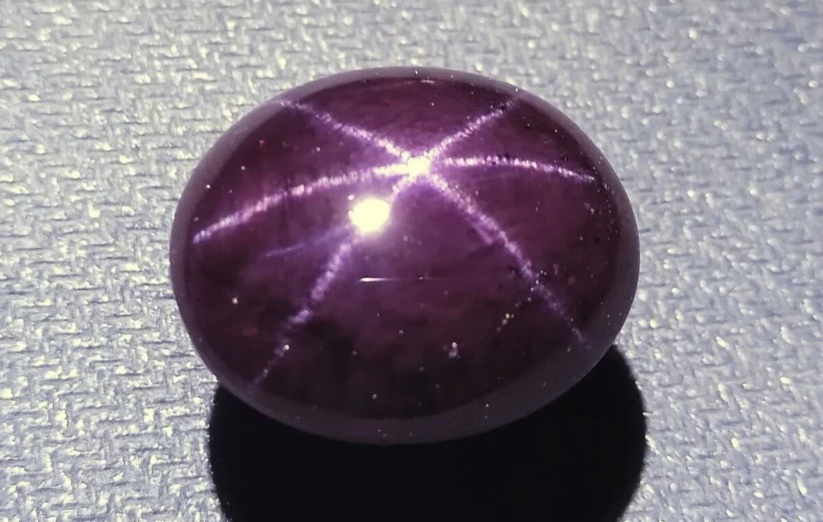 سنگی که  درون خود ستاره دارد