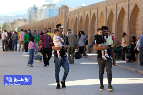 مسافران نوروزی در اماکن گردشگری اصفهان