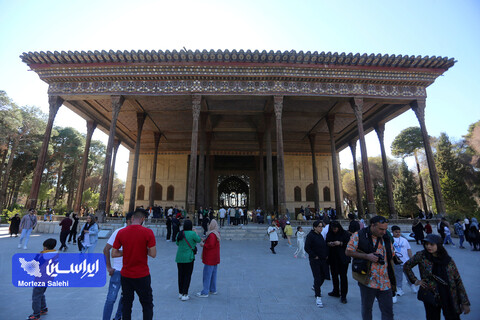 مسافران نوروزی در اماکن گردشگری اصفهان
